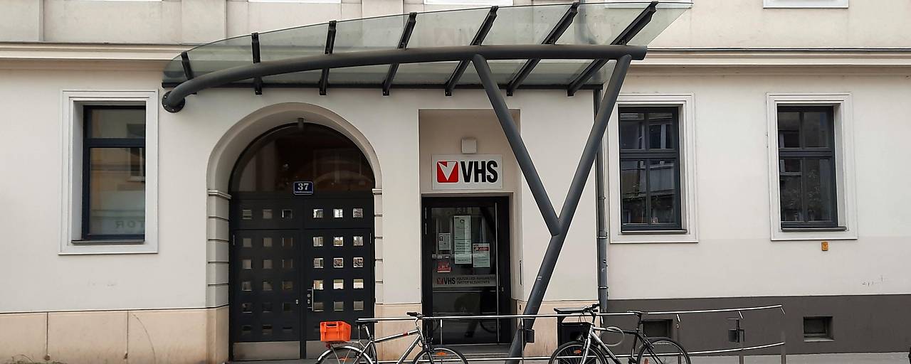 فيينا تعوض نقص ثلاث فصول دراسية في مدرسة VHS فيينا تعوض نقص ثلاث فصول دراسية في مدرسة VHS