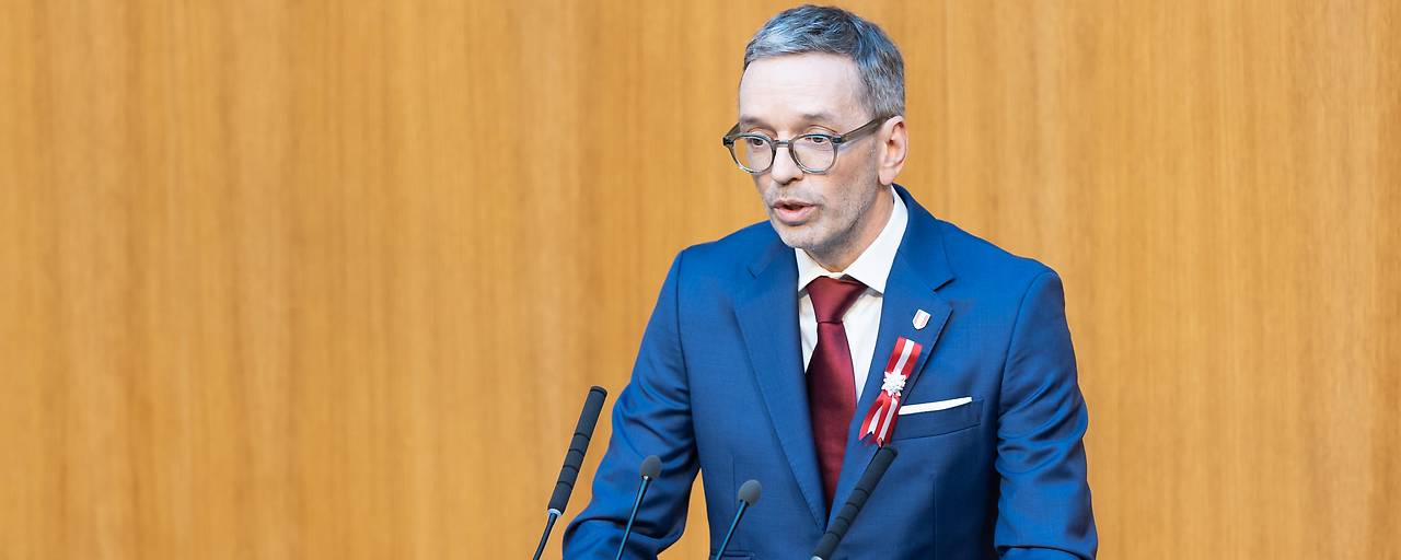 البرلمان النمساوي يدرس رفع الحصانة عن زعيم FPÖ في قضية فساد البرلمان النمساوي يدرس رفع الحصانة عن زعيم FPÖ في قضية فساد