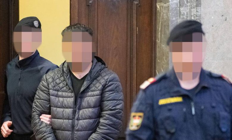 براءة أفغاني مختل عقليًا من تهمة قتل ثلاث نساء يعملن في مجال الجنس في فيينا براءة أفغاني مختل عقليًا من تهمة قتل ثلاث نساء يعملن في مجال الجنس في فيينا