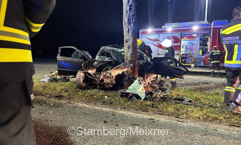 انحراف سيارة عن مسارها في النمسا السفلى يتسبب بمصرع ثلاثة أشخاص وإصابة اثنين بجروح خطيرة انحراف سيارة عن مسارها في النمسا السفلى يتسبب بمصرع ثلاثة أشخاص وإصابة اثنين بجروح خطيرة