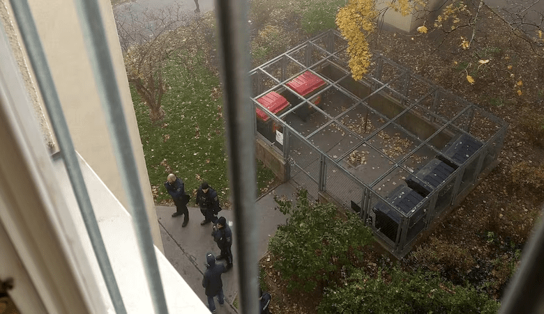 تفاصيل مرعبة.. تركية تذبح طفلها (4) سنوات في فيينا بينما حاول الزوج منعها تفاصيل مرعبة.. تركية تذبح طفلها (4) سنوات في فيينا بينما حاول الزوج منعها