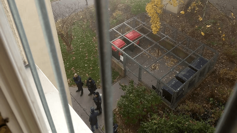 تفاصيل مرعبة.. تركية تذبح طفلها (4) سنوات في فيينا بينما حاول الزوج منعها تفاصيل مرعبة.. تركية تذبح طفلها (4) سنوات في فيينا بينما حاول الزوج منعها