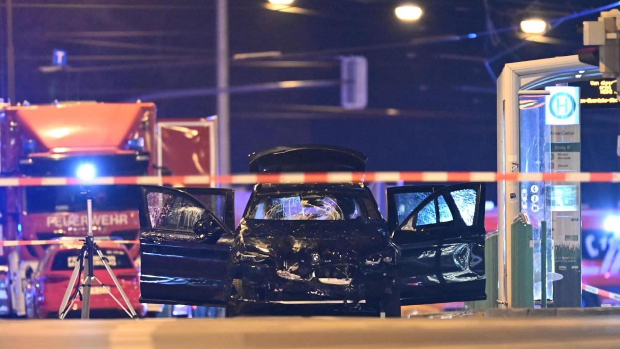 النمسا تعزز أمن أسواق الميلاد بعد دهس نفذه سعودي مؤيد لليمين المتطرف ومقتل 4 أشخاص في ألمانيا النمسا تعزز أمن أسواق الميلاد بعد دهس نفذه سعودي مؤيد لليمين المتطرف ومقتل 4 أشخاص في ألمانيا