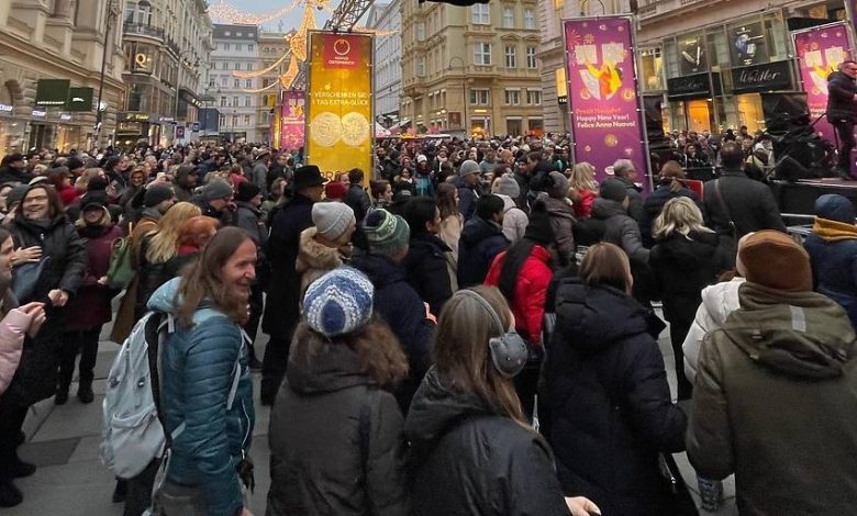 فيينا تشهد أكبر تدابير أمنية في مسار رأس السنة وسط حضور 800,000 شخص فيينا تشهد أكبر تدابير أمنية في مسار رأس السنة وسط حضور 800,000 شخص