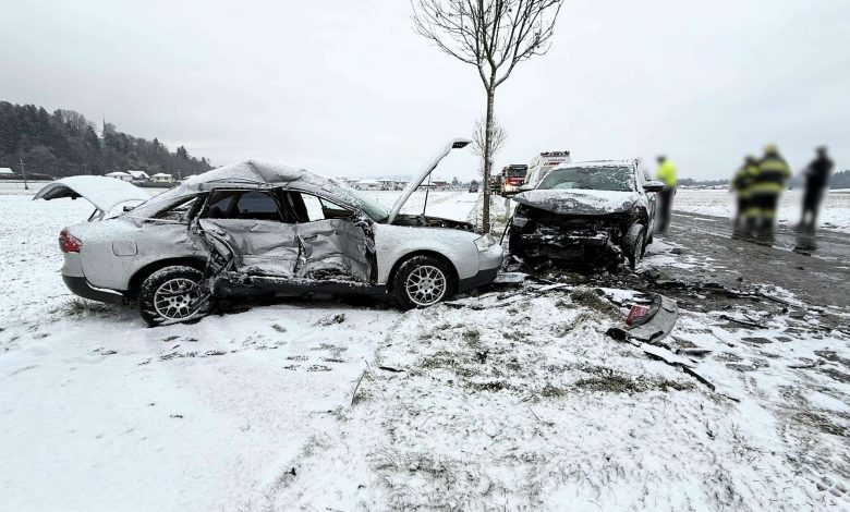 وفاة سائق سيارة شاب في حادث مروع على طريق S37 المغطى بالثلوج في كارنتن وفاة سائق سيارة شاب في حادث مروع على طريق S37 المغطى بالثلوج في كارنتن