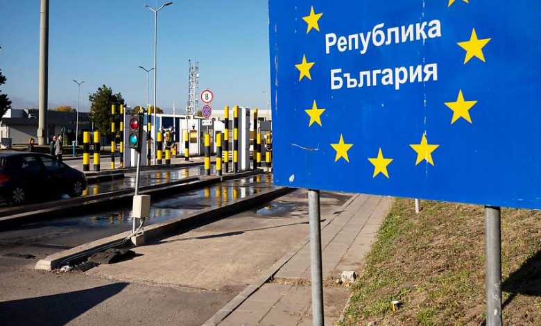 النمسا ترفع الفيتو وتوافق على انضمام بلغاريا ورومانيا إلى منطقة شنغن وإلغاء الرقابة على الحدود النمسا ترفع الفيتو وتوافق على انضمام بلغاريا ورومانيا إلى منطقة شنغن وإلغاء الرقابة على الحدود