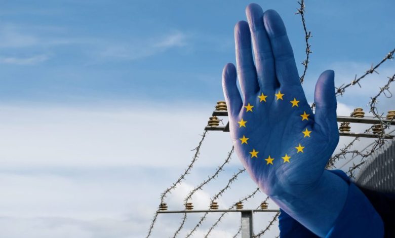 المفوضية الأوروبية تسمح بتقييد حق اللجوء لمواجهة استغلال اللاجئين سياسيًا المفوضية الأوروبية تسمح بتقييد حق اللجوء لمواجهة استغلال اللاجئين سياسيًا
