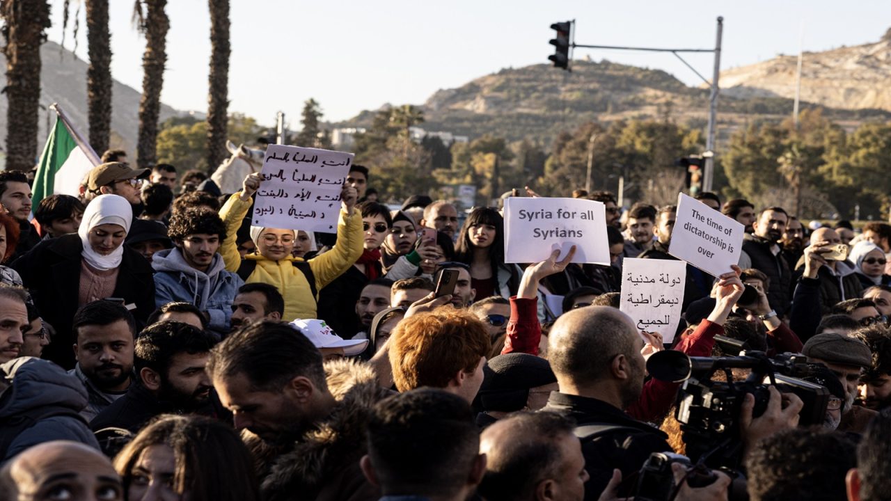 الأسديون الطيبون: رحلة التحول من أدوات الظلم إلى دعاة السلام الأسديون الطيبون: رحلة التحول من أدوات الظلم إلى دعاة السلام