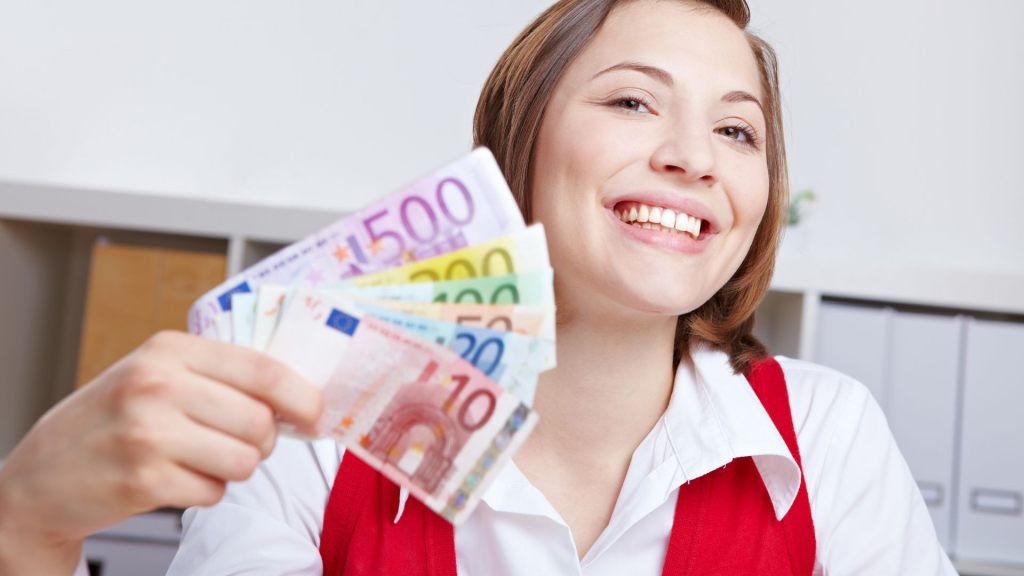 زيادة الأجور في النمسا لعام 2025 تصل إلى 4% في العديد من القطاعات زيادة الأجور في النمسا لعام 2025 تصل إلى 4% في العديد من القطاعات