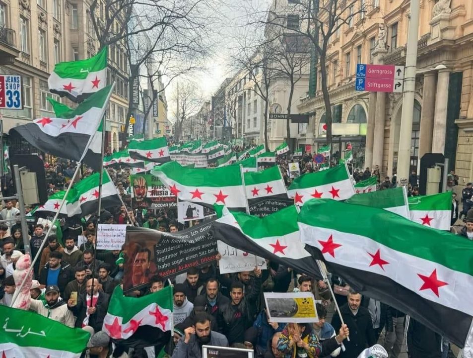 الجالية السورية الحرة في النمسا تدعو إلى مظاهرة حاشدة دعمًا للمهجرين وحقهم في العودة الجالية السورية الحرة في النمسا تدعو إلى مظاهرة حاشدة دعمًا للمهجرين وحقهم في العودة