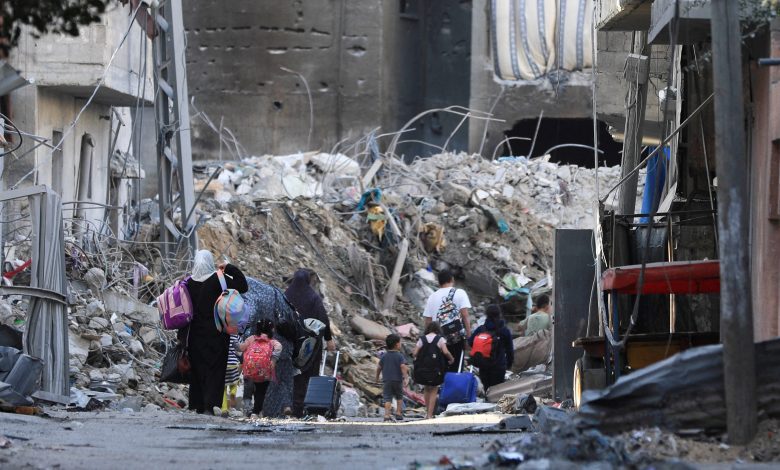 جنون عظمة أم قلّة حيلة؟ بقلم: لينا جرّار