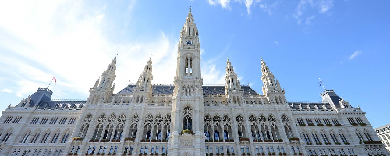 عجز ميزانية فيينا قد يصل إلى 3.8 مليار يورو بسبب سياسة الحكومة الاتحادية عجز ميزانية فيينا قد يصل إلى 3.8 مليار يورو بسبب سياسة الحكومة الاتحادية