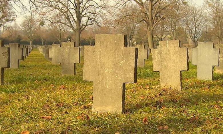 تسليم مقبرة الجنود الألمان في Zentralfriedhof إلى الجمهورية النمساوية تسليم مقبرة الجنود الألمان في Zentralfriedhof إلى الجمهورية النمساوية