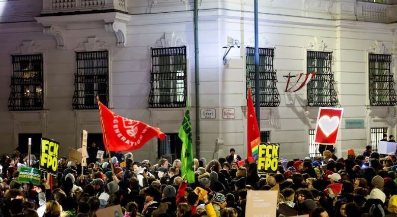 هل ينجح اليمين المتطرف بتشكيل حكومة ائتلافية في النمسا؟ هل ينجح اليمين المتطرف بتشكيل حكومة ائتلافية في النمسا؟