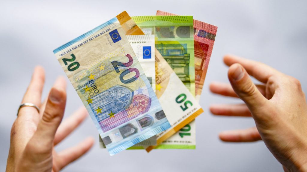 فيينا تسترد “البونص السكني” من آلاف الأسر بسبب تجاوز حدود الدخل فيينا تسترد “البونص السكني” من آلاف الأسر بسبب تجاوز حدود الدخل
