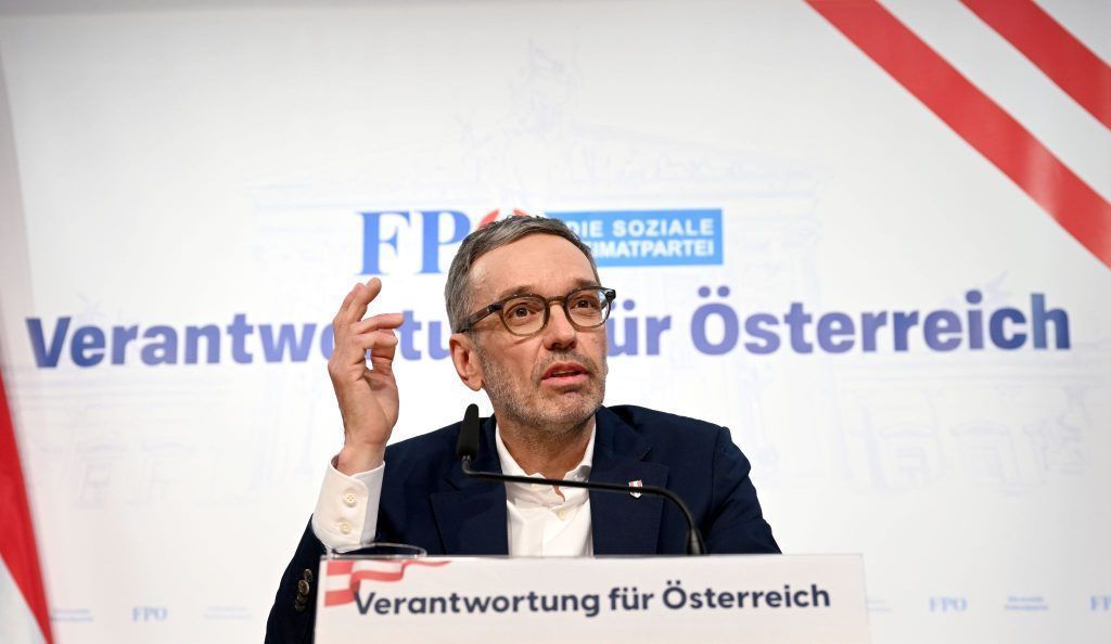 استمرار الخلافات بين SPÖ وFPÖ بشأن “مكافأة المنزل” ودور الأمهات العاملات في النمسا استمرار الخلافات بين SPÖ وFPÖ بشأن “مكافأة المنزل” ودور الأمهات العاملات في النمسا