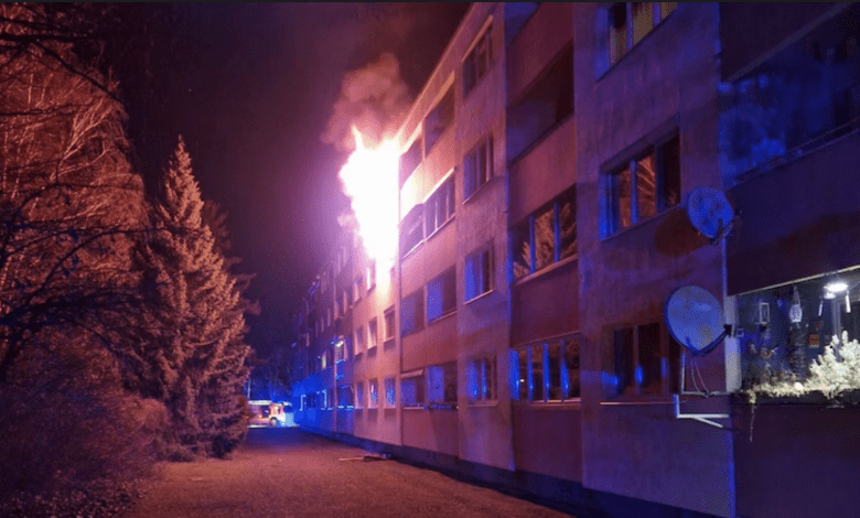 مأساة في النمسا السفلى: حريق شقة يؤدي إلى وفاة شخصين وإصابة آخرين بحروق خطيرة مأساة في النمسا السفلى: حريق شقة يؤدي إلى وفاة شخصين وإصابة آخرين بحروق خطيرة