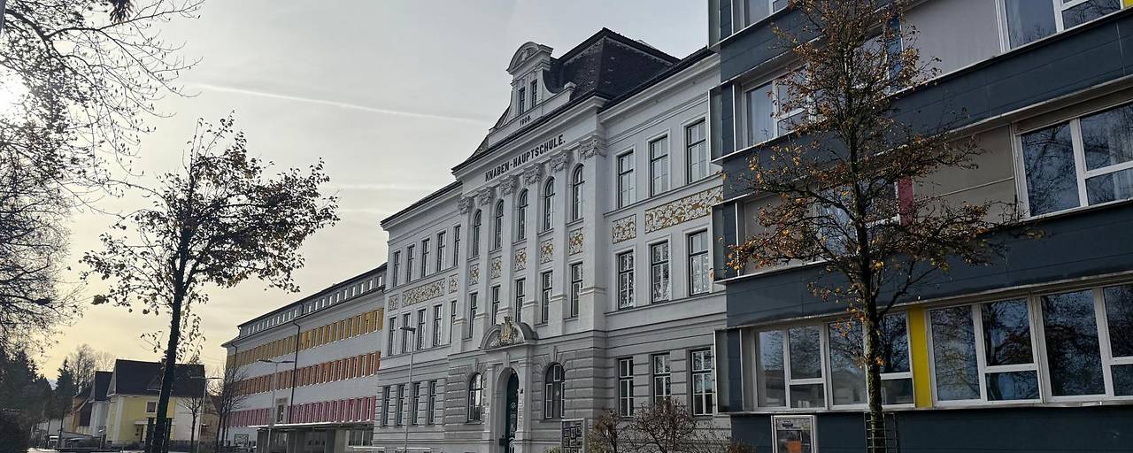 العثور على مومياء لطفل رضيع في قبو مدرسة بمدينة Vöcklabruck في النمسا العليا العثور على مومياء لطفل رضيع في قبو مدرسة بمدينة Vöcklabruck في النمسا العليا