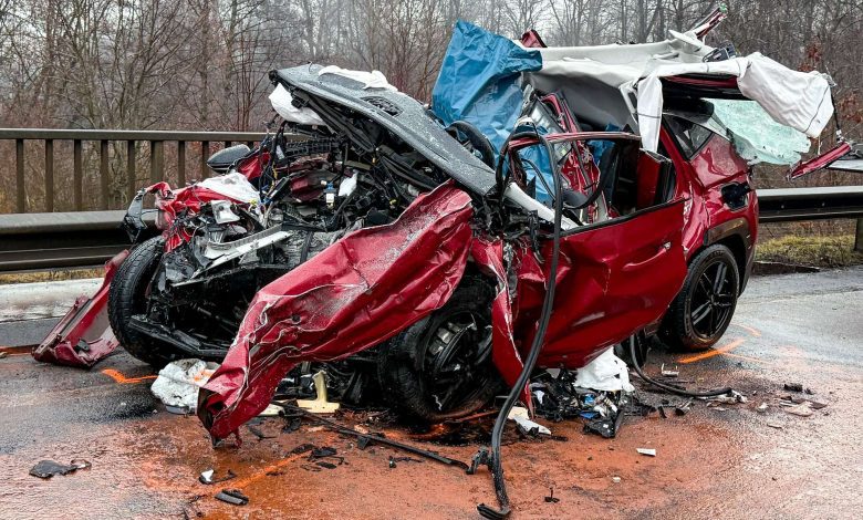 وفاة شخص في حادث تصادم بين شاحنة وسيارة في النمسا العليا وفاة شخص في حادث تصادم بين شاحنة وسيارة في النمسا العليا
