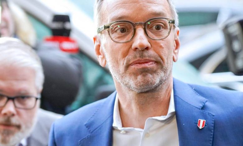 منصب المستشار النمساوي يبتعد عن كيكل.. فهل تكون الانتخابات المبكرة الحل؟ منصب المستشار النمساوي يبتعد عن كيكل.. فهل تكون الانتخابات المبكرة الحل؟