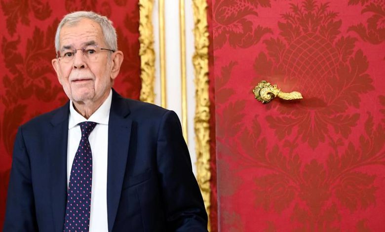 تقاسم الحقائب الوزارية يعرقل مفاوضات ÖVP وSPÖ وNEOS ويوجل اللقاء مع الرئيس النمساوي تقاسم الحقائب الوزارية يعرقل مفاوضات ÖVP وSPÖ وNEOS ويوجل اللقاء مع الرئيس النمساوي