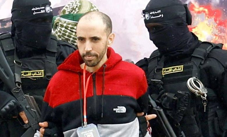 حماس تطلق سراح النمساوي-الإسرائيلي تال شوحام بعد 16 شهرًا من الاحتجاز ووزارة الخارجية: “أيام القلق انتهت” حماس تطلق سراح النمساوي-الإسرائيلي تال شوحام بعد 16 شهرًا من الاحتجاز ووزارة الخارجية: “أيام القلق انتهت”