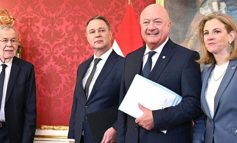 بمباركة الرئيس: ÖVP وSPÖ وNEOS يعتزمون تشكيل حكومة ائتلافية في النمسا بمباركة الرئيس: ÖVP وSPÖ وNEOS يعتزمون تشكيل حكومة ائتلافية في النمسا