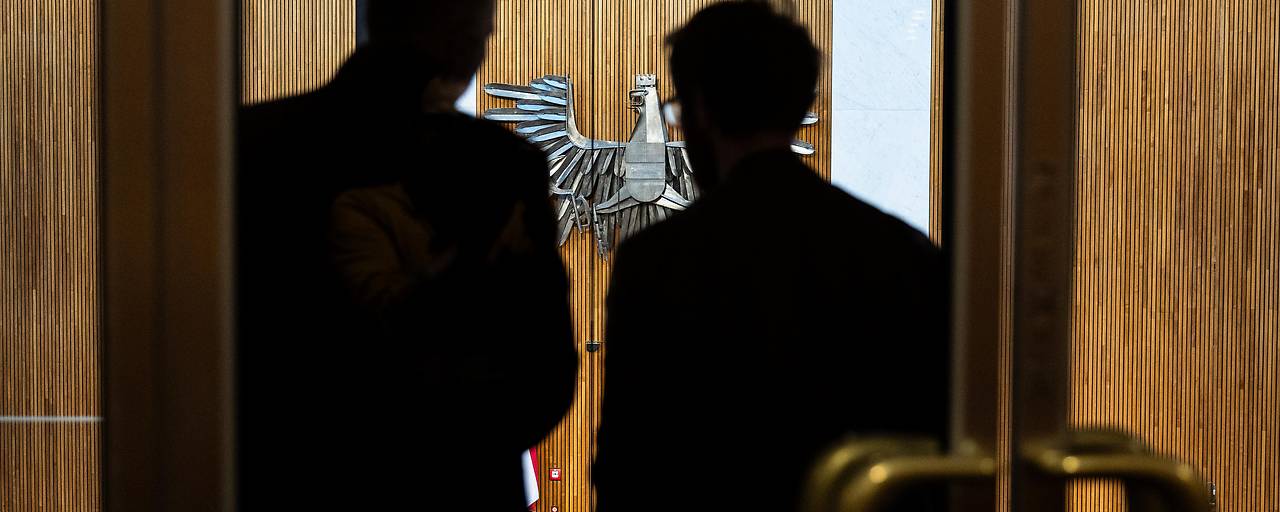 انتقادات حادة لبرنامج الحكومة النمساوية: “استمرار غير مسؤول أم خطوة إصلاحية؟” انتقادات حادة لبرنامج الحكومة النمساوية: “استمرار غير مسؤول أم خطوة إصلاحية؟”