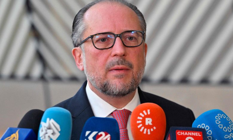 المستشار النمساوي شالنبرغ يحذر من تداعيات حرب تجارية بين الاتحاد الأوروبي والولايات المتحدة المستشار النمساوي شالنبرغ يحذر من تداعيات حرب تجارية بين الاتحاد الأوروبي والولايات المتحدة
