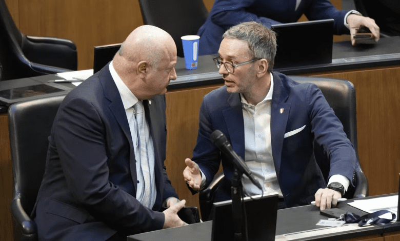 اقتراب الإعلان عن اتفاق مبدئي بين FPÖ وÖVP لتشكيل الائتلاف في النمسا اقتراب الإعلان عن اتفاق مبدئي بين FPÖ وÖVP لتشكيل الائتلاف في النمسا