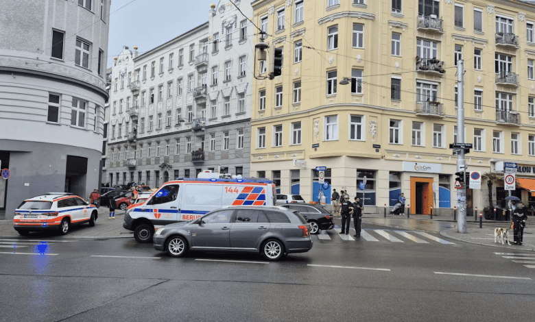 اعتقال “طبيب تجميل” مزيف من جورجيا شوه وجه امرأة خلال عملية في فيينا اعتقال “طبيب تجميل” مزيف من جورجيا شوه وجه امرأة خلال عملية في فيينا