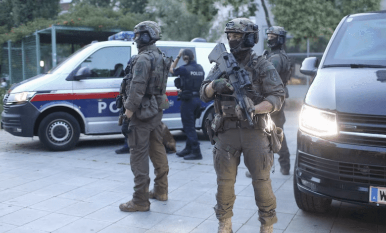 محاكمة مرتقبة: شيشاني يواجه السجن مدى الحياة بعد إطلاق نار على سوريين في فيينا