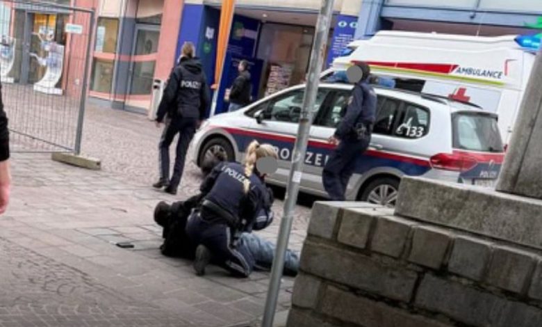 أوقفه سوري.. مقتل فتى (14 عامًا) في حادث طعن واعتقال سوري خلال جريمة طعن في كارنتن أوقفه سوري.. مقتل فتى (14 عامًا) في حادث طعن واعتقال سوري خلال جريمة طعن في كارنتن