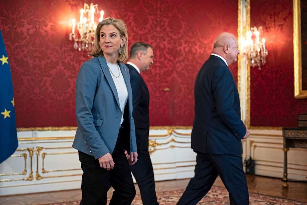 توقعات بمنح وزارة العدل لـ SPÖ لشخصية من أصول فلسطينية وبياتي مينل-رايزينغر للخارجية من Neos توقعات بمنح وزارة العدل لـ SPÖ لشخصية من أصول فلسطينية وبياتي مينل-رايزينغر للخارجية من Neos