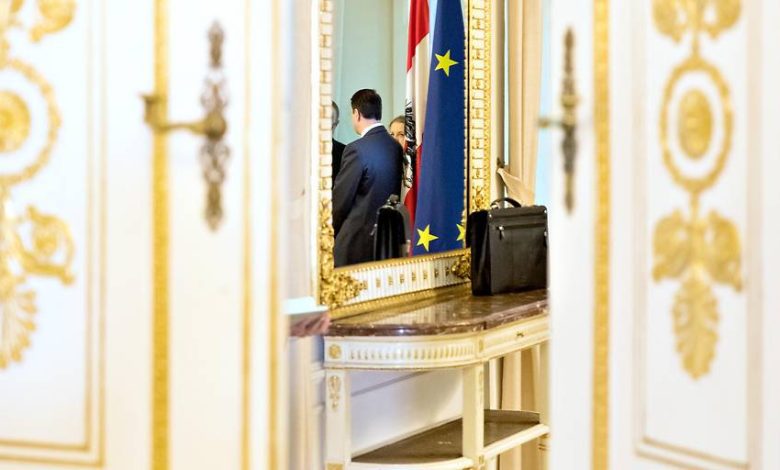 الحكومة النمساوية الجديدة تعقد أول اجتماعاتها وتتعهد بتجميد أسعار الإيجارات الحكومة النمساوية الجديدة تعقد أول اجتماعاتها وتتعهد بتجميد أسعار الإيجارات