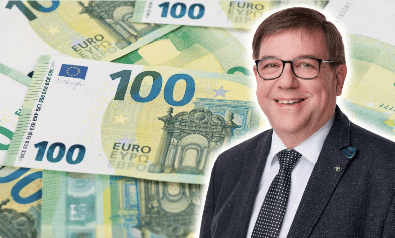 باكستاني مقيم في إيطاليا يحتال على بلدية في النمسا السفلى في مشروع بناء مدرسة بـ 300 ألف يورو باكستاني مقيم في إيطاليا يحتال على بلدية في النمسا السفلى في مشروع بناء مدرسة بـ 300 ألف يورو