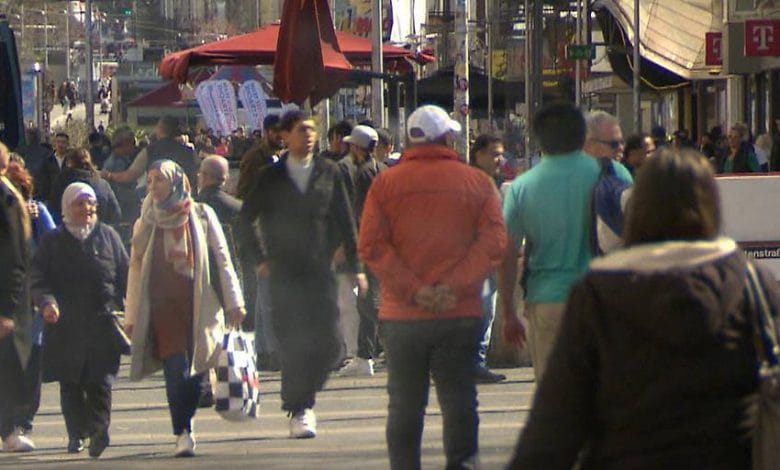 دراسة: SPÖ يفقد شعبيته بين المهاجرين في فيينا والميل التلقائي لليسار يتراجع دراسة: SPÖ يفقد شعبيته بين المهاجرين في فيينا والميل التلقائي لليسار يتراجع