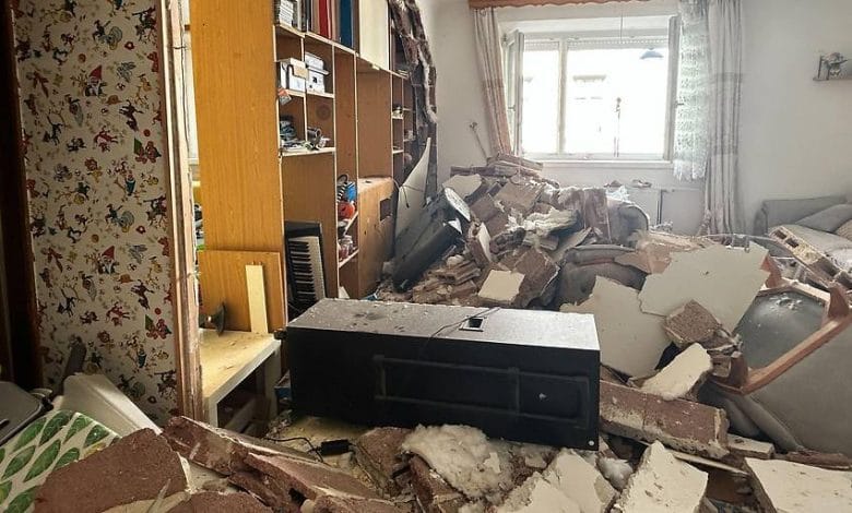 انفجار عبوة غاز مخصصة للتخييم يتسبب بانهيار جدار بين شقتين في فيينا دون وقوع إصابات انفجار عبوة غاز مخصصة للتخييم يتسبب بانهيار جدار بين شقتين في فيينا دون وقوع إصابات