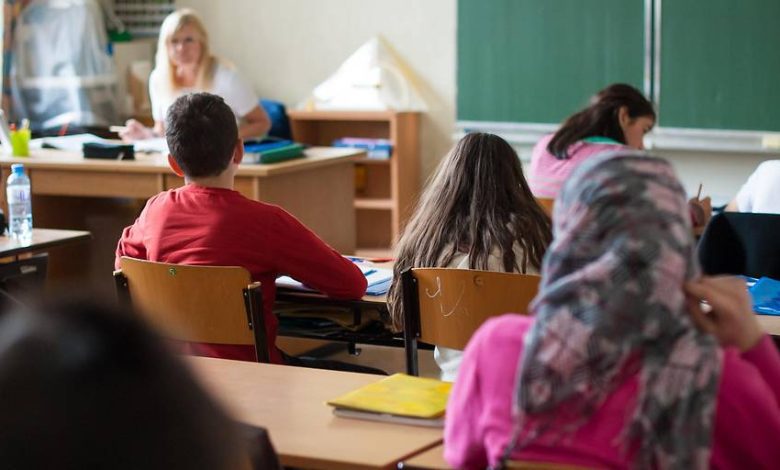 بنسبةٍ تقربُ من النصف.. التلاميذُ المسلمون يشكّلون للمرة الأولى أكبرَ شريحةٍ في مدارس فيينا