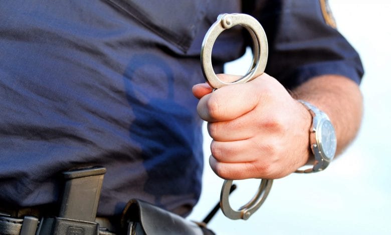 اعتقال بوسني في فيينا حاول سرقة سوبرماركت بعد توقيفه من قبل المارة اعتقال بوسني في فيينا حاول سرقة سوبرماركت بعد توقيفه من قبل المارة