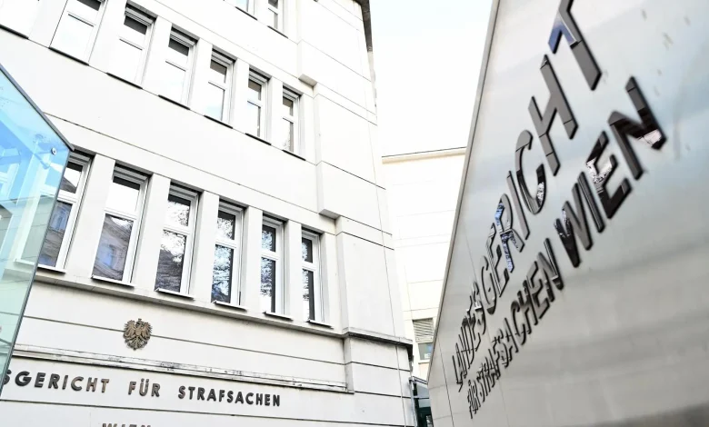 محكمة فيينا تدين فتى نمساوي”مفجر النظام” بعد ارتكابه مئات الجرائم محكمة فيينا تدين فتى نمساوي”مفجر النظام” بعد ارتكابه مئات الجرائم