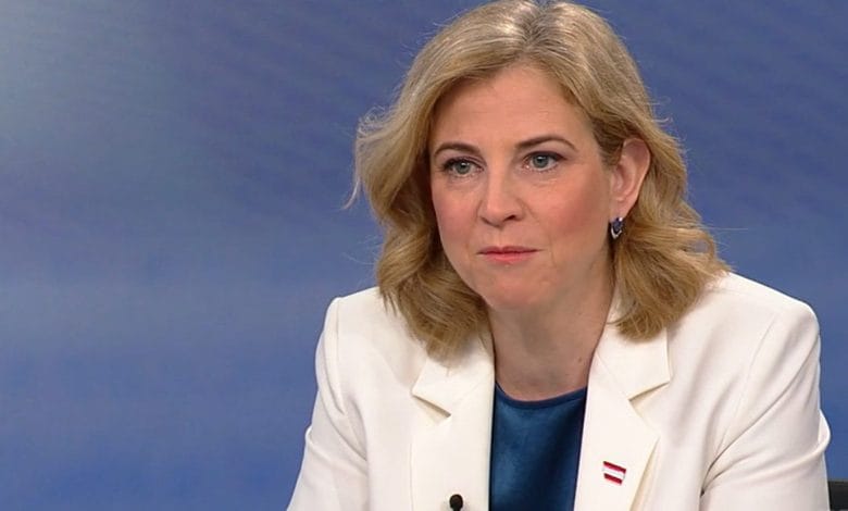 وزيرة الخارجية النمساوية: لا مفاوضات فردية مع ترامب والاتحاد يتحدث بصوت واحد وزيرة الخارجية النمساوية: لا مفاوضات فردية مع ترامب والاتحاد يتحدث بصوت واحد