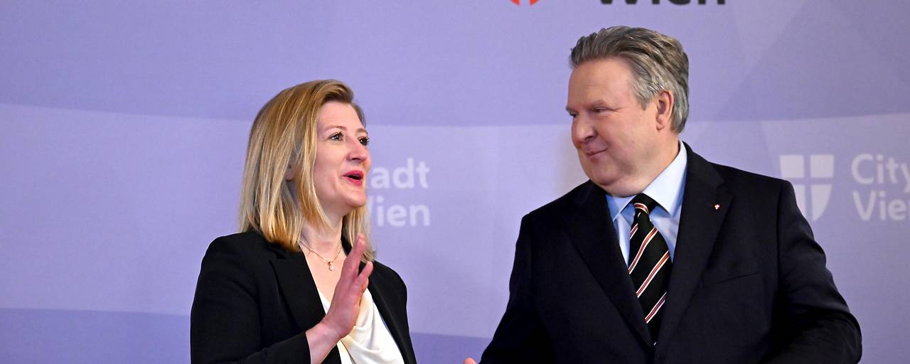 اتفاق بين SPÖ وNEOS على مواصلة التعاون في حكومة فيينا وسط تكتم على البرنامج اتفاق بين SPÖ وNEOS على مواصلة التعاون في حكومة فيينا وسط تكتم على البرنامج