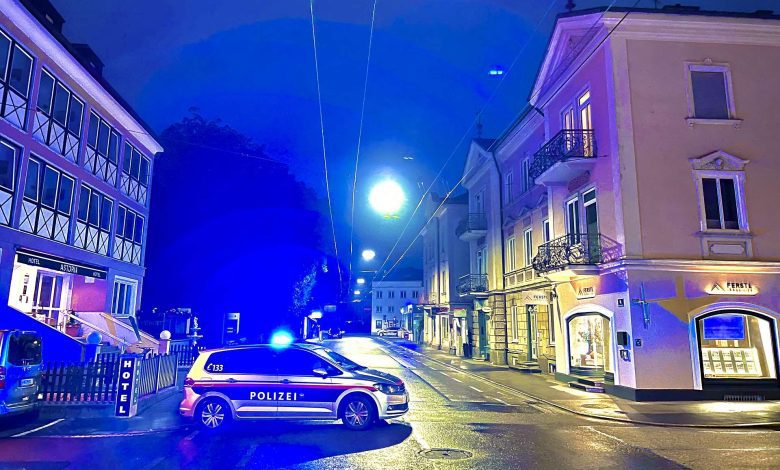 عملية أمنية واسعة للقبض على مجهولين فجّروا صرّافًا آليًا في سالزبورغ عملية أمنية واسعة للقبض على مجهولين فجّروا صرّافًا آليًا في سالزبورغ
