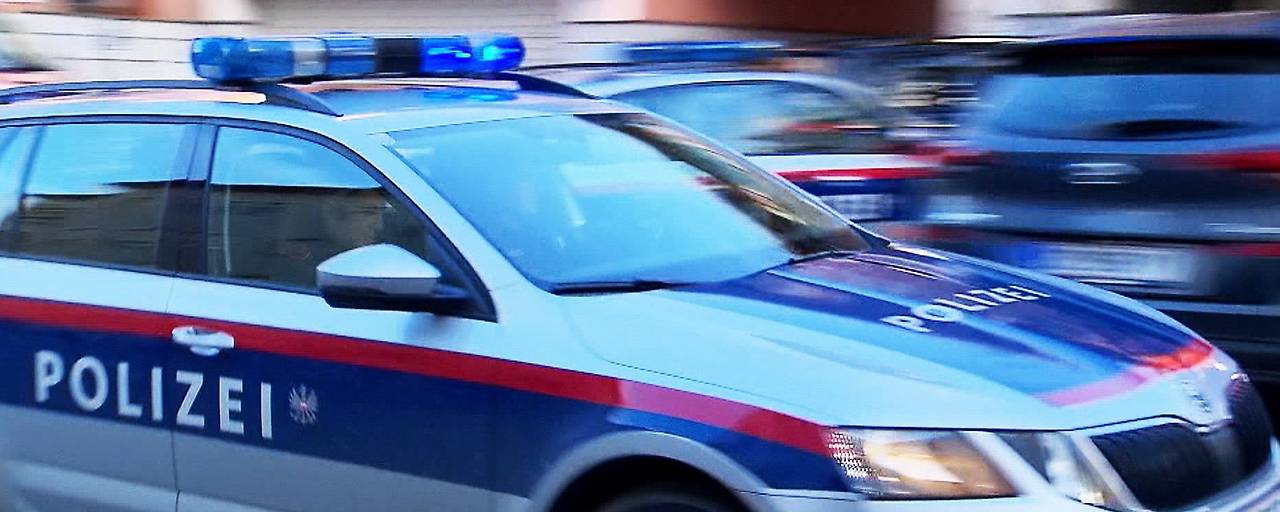 سرقة مئات آلاف من اليوروهات في تيرول بعد اقتلاع الخزنة من جدار شقة ما أدى لتدميرها سرقة مئات آلاف من اليوروهات في تيرول بعد اقتلاع الخزنة من جدار شقة ما أدى لتدميرها