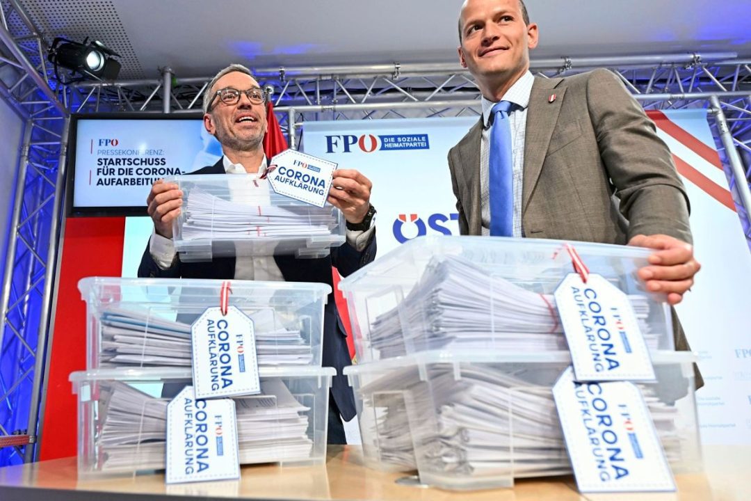 حزب الحرية النمساوي FPÖ يطلق 827 استفسارًا برلمانيًا لمراجعة سياسات كورونا
