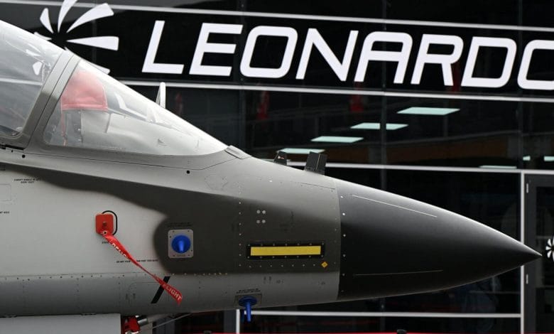 حزب الخضر يتهمون وزيرة الدفاع النمساوية بتفصيل نسخة جديدة من فضيحة (Eurofighter 2.0) حزب الخضر يتهمون وزيرة الدفاع النمساوية بتفصيل نسخة جديدة من فضيحة (Eurofighter 2.0)