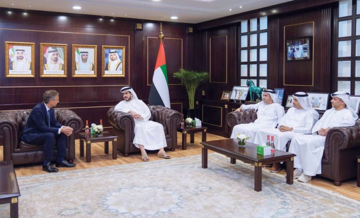 وزير الاقتصاد النمساوي يبحث في دبي تعزيز التعاون في الطاقة المتجددة والاستدامة وزير الاقتصاد النمساوي يبحث في دبي تعزيز التعاون في الطاقة المتجددة والاستدامة