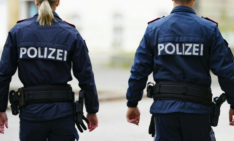 اتهام أم بمحاولة الاعتداء الجسدي على ابنها بعد صفعه أمام الشرطة إثر حادث سرقة دراجة كهربائية في فيينا