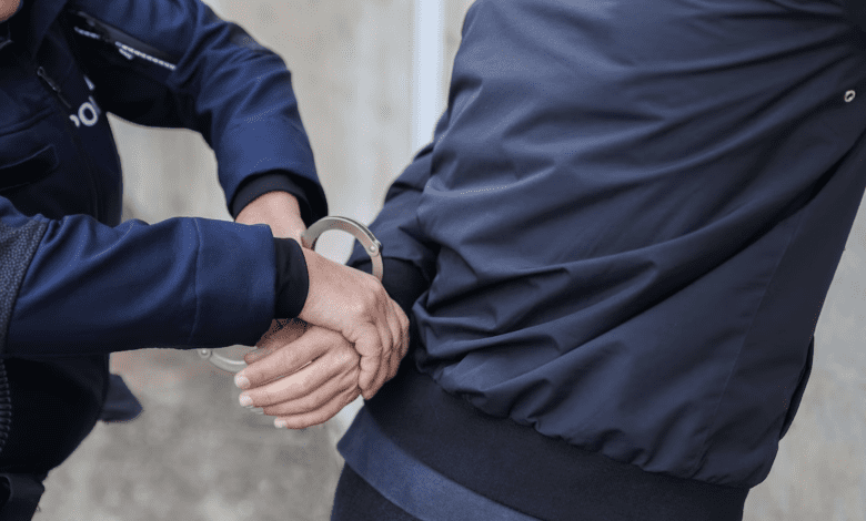 اعتقال ليتواني مطلوب أوروبياً في النمسا العليا بتهمة محاولة القتل والسرقة المشددة في ألمانيا اعتقال ليتواني مطلوب أوروبياً في النمسا العليا بتهمة محاولة القتل والسرقة المشددة في ألمانيا